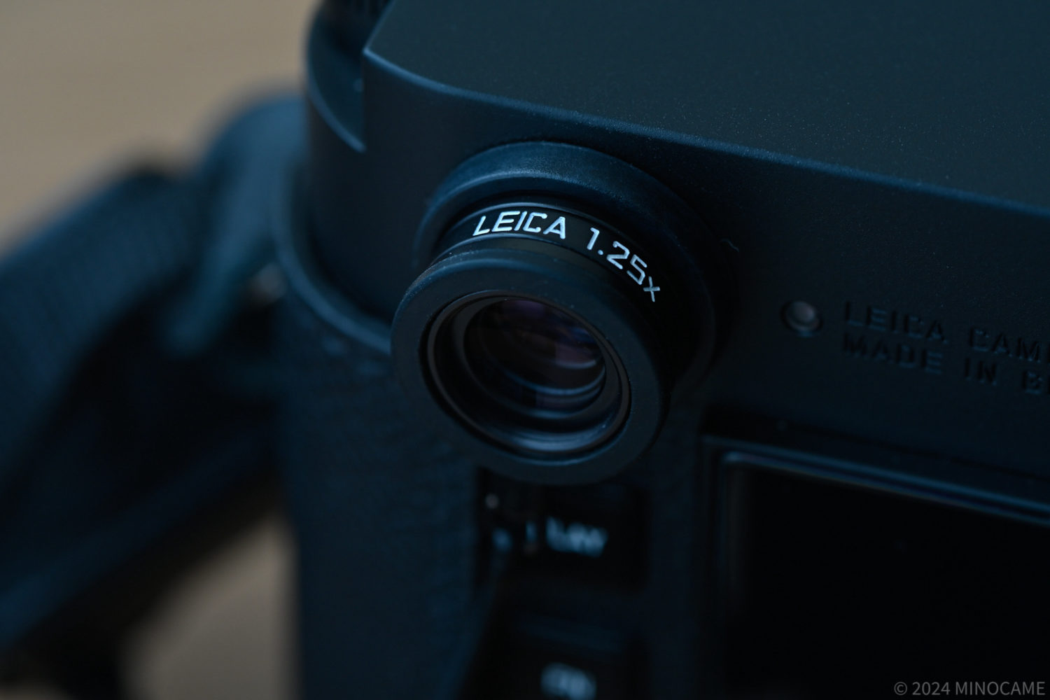 Set Viewfinder Magnifier M 1.25x on Leica M11 Monochrom